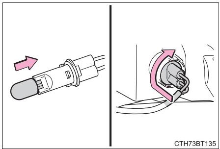 TOYOTA Camry (2023) - ■ Clignotants arrêté (type à ampoule) et deux de gabarit arrêté (type à ampoule) - 12