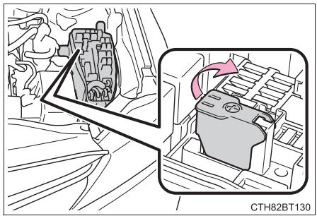 TOYOTA Camry (2023) - Si la batterie 12 V est déchargée - 3