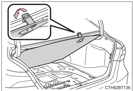 TOYOTA Camry (2023) - Accès à la roue de secours - 2