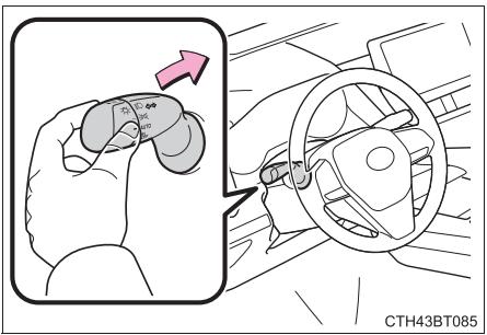 TOYOTA Camry (2023) - Passage temporaire en feux de croisement - 1