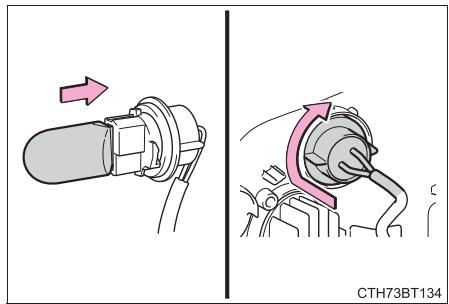 TOYOTA Camry (2023) - ■ Clignotants arrêté (type à ampoule) et deux de gabarit arrêté (type à ampoule) - 11