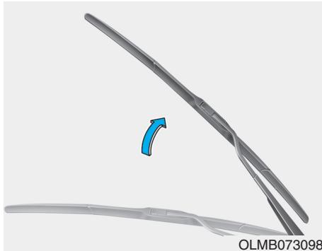 HYUNDAI Santa Fe (2018-2020) - Remplacement des lames d'essuie-glaces avant - 1