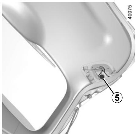 RENAULT Kadjar (2015-2018) - FEUX ARRIÈRE ET LATÉRAUX : remplacement des lampes (2/3) - 2