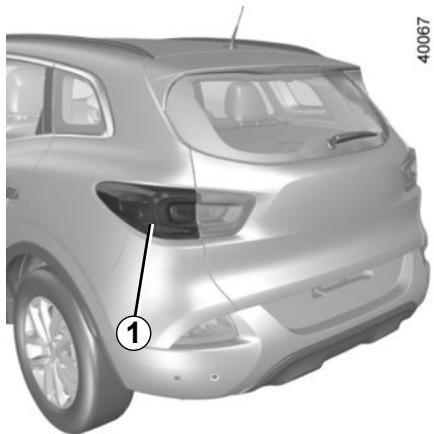 RENAULT Kadjar (2015-2018) - FEUX ARRIÈRE ET LATÉRAUX : remplacement des lampes (1/3) - 1