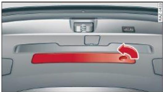 AUDI Q3 (2018-2024) - Triangle de présignalisation - 1