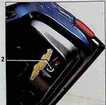 RENAULT Safrane Phase 2 (1996-2002) - FEUX arrière (remplacement des lampes) - 3