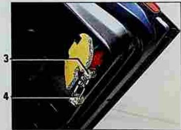 RENAULT Safrane Phase 2 (1996-2002) - FEUX arrière (remplacement des lampes) - 5