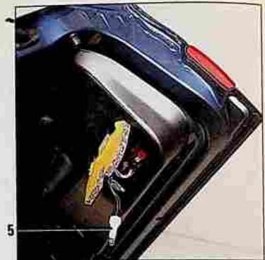 RENAULT Safrane Phase 2 (1996-2002) - FEUX arrière (remplacement des lampes) - 4