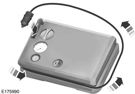 FORD Edge Phase 1 (2015-2018) - Installation du contenant de produit d'obturation sur la trousse - 3