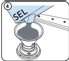 SHARP QWNA1DF45EW - Remplissage du réservoir de sel - 4