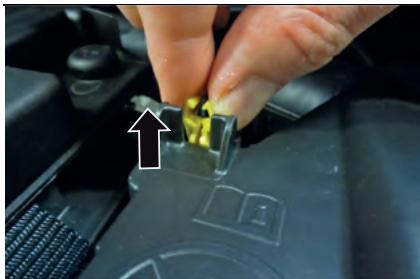 JEEP Compass Phase 1 (2016-2021) - Petite pince pour l'extraction des fusibles - 2