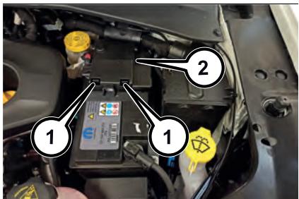 JEEP Compass Phase 1 (2016-2021) - Couvercle des fusibles de la batterie - 1