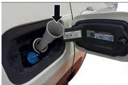 JEEP Compass Phase 1 (2016-2021) - Appoint de carburant d'urgence avec un bidon - 1