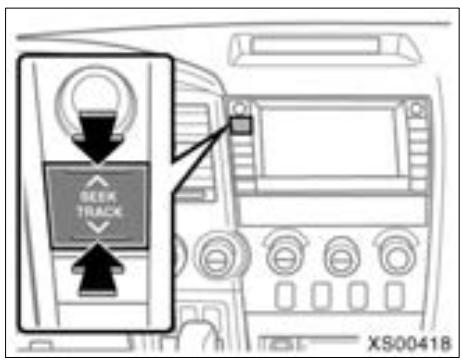 TOYOTA Tundra (2007-2009) Navigation et multimédia - Fonctionnement d'un CD audio LECTURE D'UN CD AUDIO - 1