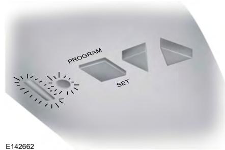 Lincoln MKS Phase 2 (2013-2016) - Programmation du système HomeLink avec le moteur d'ouvre-porte de garage Genie Intellicode - 1