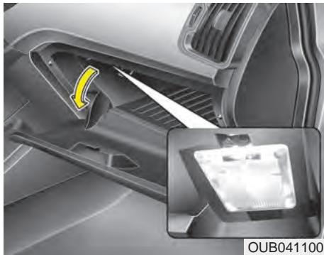 KIA Rio (2014) - Éclairage du miroir de courtoisie (si équipé) - 1