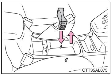 TOYOTA Matrix (2014) - Réglage du portegobetelets à la taille des gobelets ou des canettes - 1