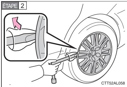 TOYOTA Matrix (2014) - Remplacement d'une roue crevee - 2