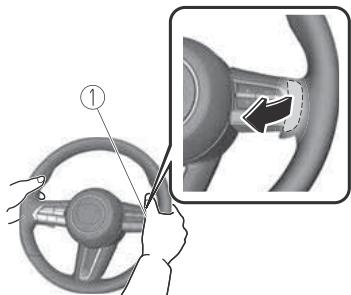 MAZDA CX-30 (2019) - En utilisant les commandes de changement du volant\* - 1