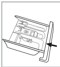 BRANDT WFB383QW - Nettoyage du bac à détergent - 4