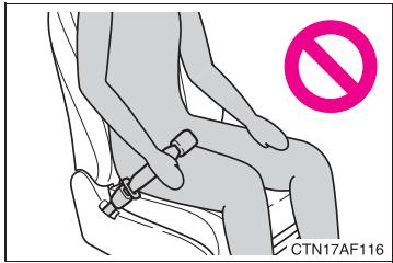 TOYOTA Highlander (2009) - ■ Précautions à observer avec les sacs de sécurité gonflables SRS - 1