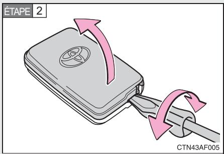 TOYOTA Highlander (2009) - ■ Remplacement de la pile (vehicules sans système d'accès et de démarrage “mains libres”) - 4