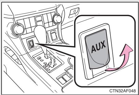 TOYOTA Highlander (2009) - Utilisation de l'adaptateur AUX - 2