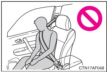 TOYOTA Highlander (2009) - Precautions à observer avec les sacs de sécurité gonflables SRS - 3