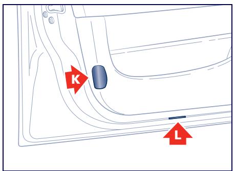 Maserati Quattroporte (2008-2012) - Lumière de courtoisie sous la porte - 1
