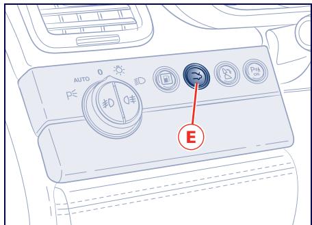 Maserati Quattroporte (2008-2012) - Rabattage appui-tete central arrriere - 1