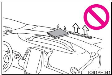 TOYOTA Prius (2018) - ■ Pour éviter que le pare-brise ne s'embue - 1