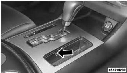DODGE Charger (2013) - NEUTRALISATION DU LEVIER DE VITESSES — TRANSMISSION À CINQ RAPPORTS - 1