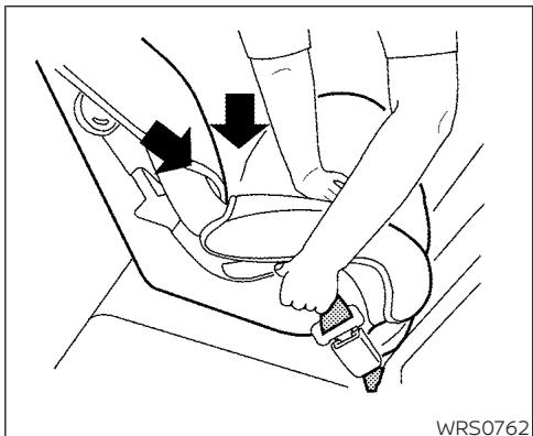 NISSAN Sentra 2024 - Ensemble de retenue orienté vers l'arrière, étape 1 - 4
