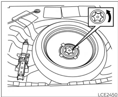 NISSAN Sentra 2024 - Retrait de la roue de secours et des outils du coffre - 1