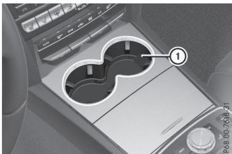 Mercedes-Benz Classe E Coupé (2016-2020) - Porte-gobelets dans la console centrale avant - 1