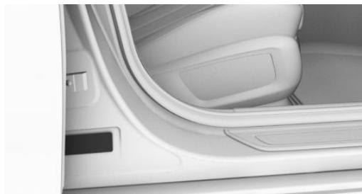 BMW X4 (2020) - Plaque constructeur sur le côté droit - 1