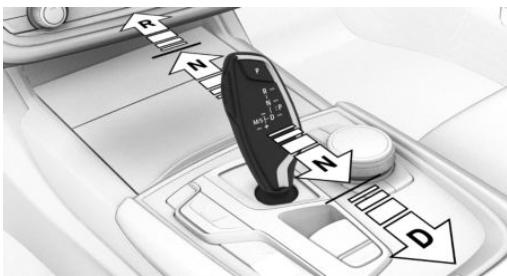 BMW X4 (2020) - Placer la manette de selection sur D, N ou R - 2
