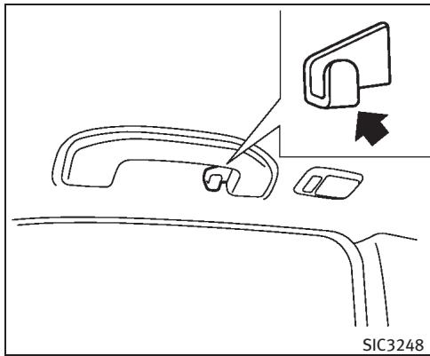 INFINITI EX (2010) - PORTE-MANTEAU INTÉGRÉ AU SIÉGE (si le véhicule en est équipé) - 1
