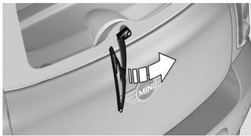 MINI Countryman (2014-2017) - Remplacement du balai d'essuie-glace arrête - 1