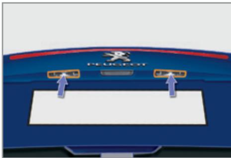 PEUGEOT 207 CC Phase 3 (2012-2015) - Changement des feux des plaques minéralogiques (W 5 W) - 1