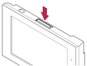 SUBARU Forester (2008-2010) Système audio et de navigation - Éjection d'une carte mémoire SD - 3