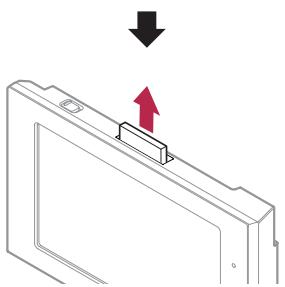 SUBARU Forester (2008-2010) Système audio et de navigation - Éjection d'une carte mémoire SD - 4