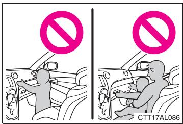 TOYOTA Matrix (2012) - ■ Précautions avec les sacs de sécurité gonflables SRS - 1