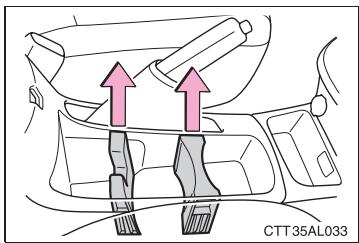 TOYOTA Matrix (2012) - Utilisation du porte-gobelets (avant) pour y ranger de petits objets - 1