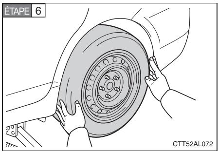 TOYOTA Matrix (2012) - Remplacement d'une roue crevee - 7