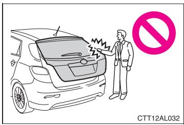 TOYOTA Matrix (2012) - ATTENTION - 2