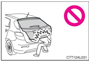 TOYOTA Matrix (2012) - ATTENTION - 1