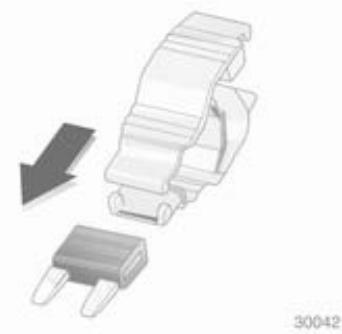 Vauxhall Ampera (2011-2015) - Fuse extractor - 1