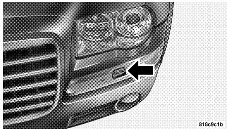 Chrysler 300 (2004-2010) - LAVE-PHARES – SELON L'ÉQUIPEMENT - 1