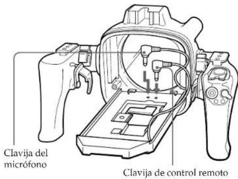 SONY CCDTR760E - Inserte la clavija de control remoto y la clavija del micrófono en donde estaban insertadas antes. - 1
